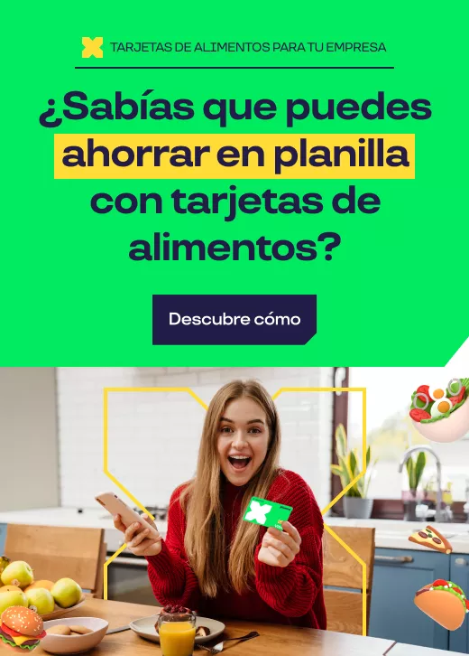 Chica feliz con su tarjeta de alimentación Pluxee Alimentación