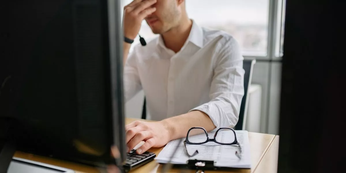 ¿Cómo los problemas financieros personales de los colaboradores puede impactar en la empresa? 