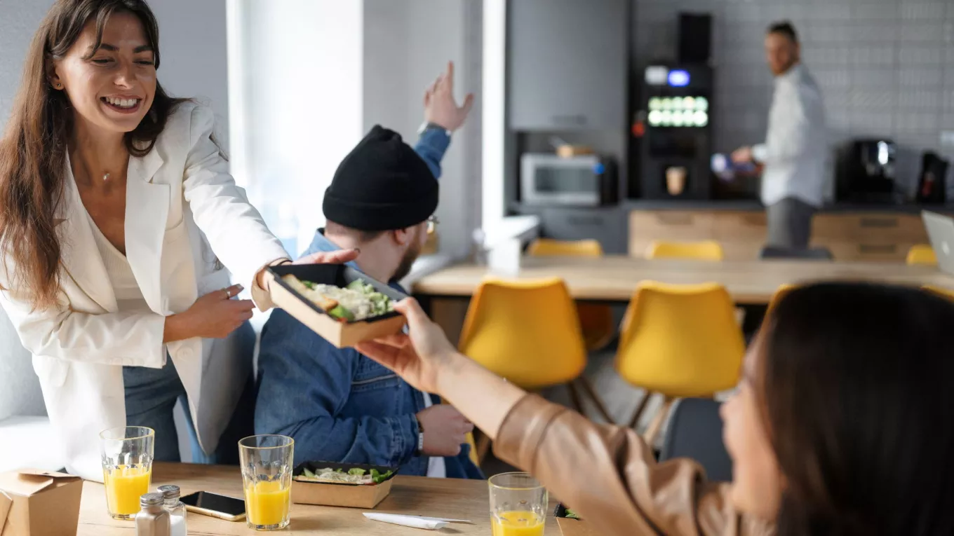 ¿Cómo influye en la productividad laboral incluir hábitos saludables de la alimentación en la rutina diaria?