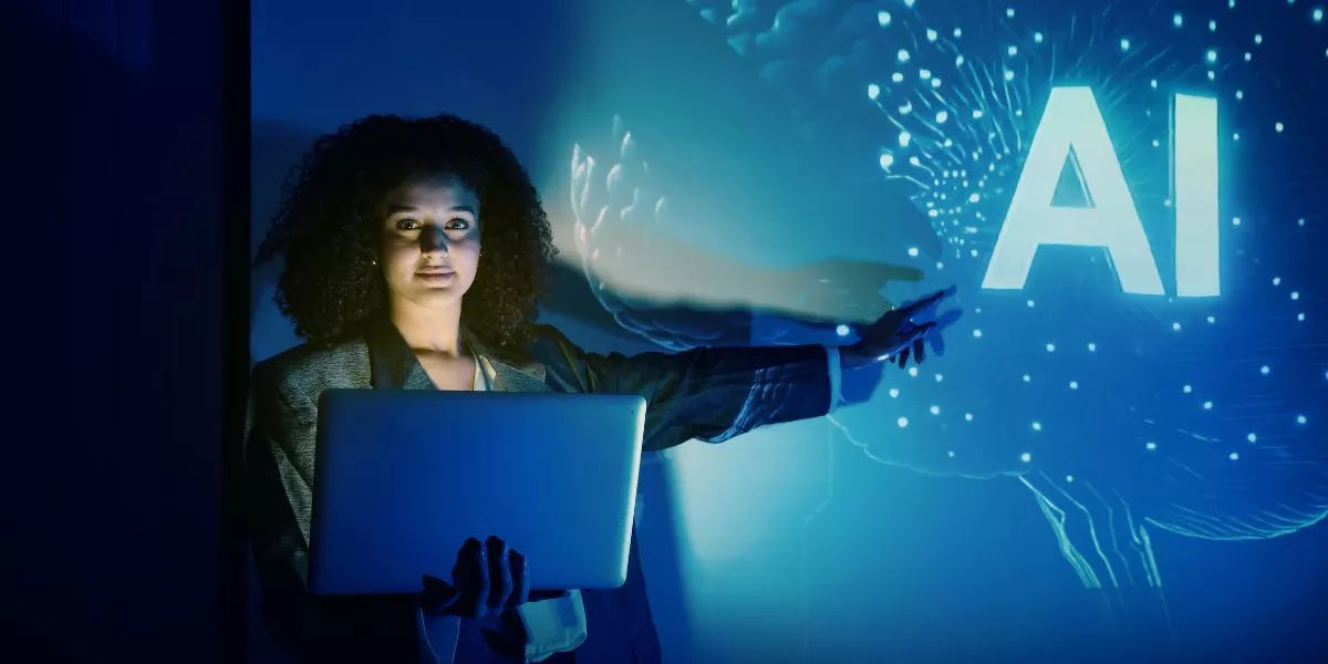Líder utilizando herramientas de inteligencia artificial para optimizar la gestión de equipos. 