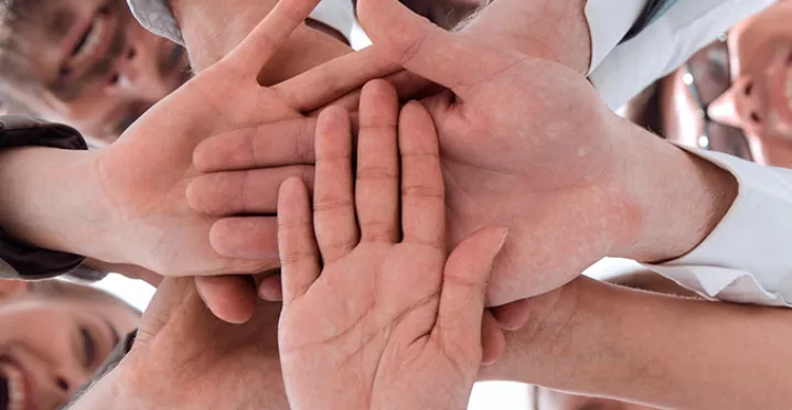 Cabecera_Pluxee_Conectando Contigo y Tu Organización