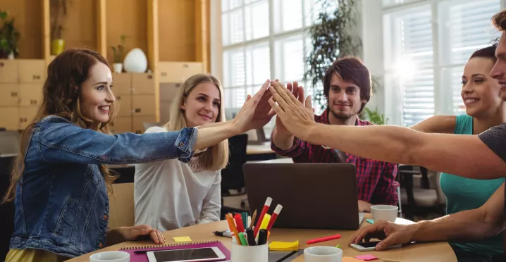 como mantener a un equipo de trabajando unido 