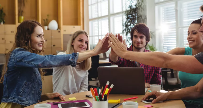 como mantener a un equipo de trabajando unido 