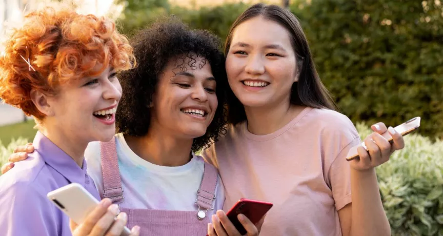 jóvenes en su primera experiencia laboral