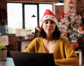 mujer navidad oficina