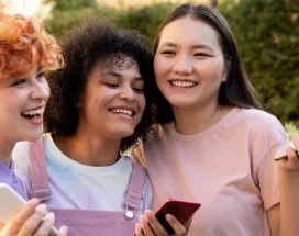 jóvenes en su primera experiencia laboral