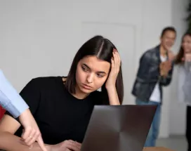 Joven trabajadora sufre discriminación laboral