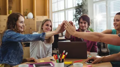 como mantener a un equipo de trabajando unido 