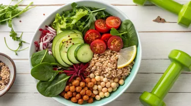 Plato de comida saludable, en representación de una alimentación saludable en el trabajo.
