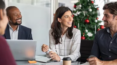 Equipo de Recursos Humanos planificando la Navidad en la empresa