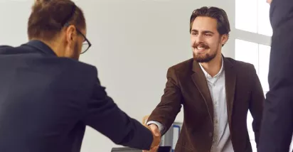 colaborador en su onboarding day en una empresa de Perú
